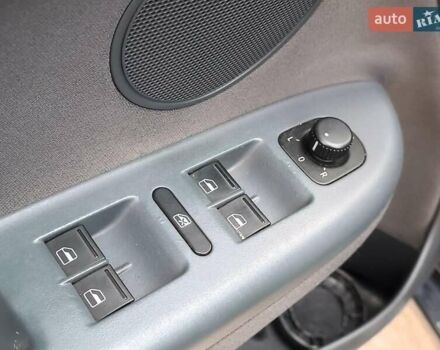 Черный Фольксваген Гольф Плюс, объемом двигателя 1.4 л и пробегом 298 тыс. км за 5780 $, фото 21 на Automoto.ua