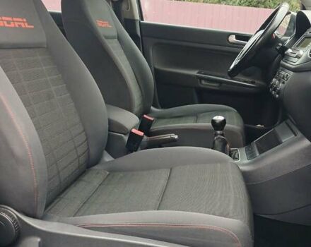 Черный Фольксваген Гольф Плюс, объемом двигателя 1.6 л и пробегом 218 тыс. км за 5250 $, фото 38 на Automoto.ua