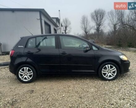 Черный Фольксваген Гольф Плюс, объемом двигателя 1.6 л и пробегом 218 тыс. км за 5250 $, фото 5 на Automoto.ua