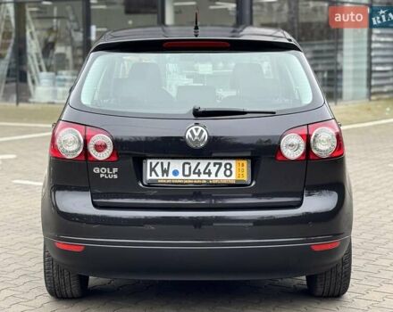 Черный Фольксваген Гольф Плюс, объемом двигателя 1.6 л и пробегом 130 тыс. км за 6200 $, фото 12 на Automoto.ua