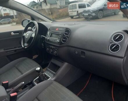 Черный Фольксваген Гольф Плюс, объемом двигателя 1.6 л и пробегом 218 тыс. км за 5250 $, фото 74 на Automoto.ua