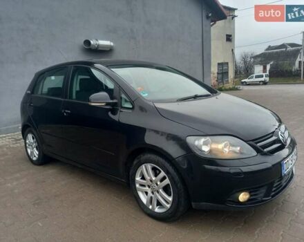 Черный Фольксваген Гольф Плюс, объемом двигателя 1.6 л и пробегом 218 тыс. км за 5800 $, фото 3 на Automoto.ua