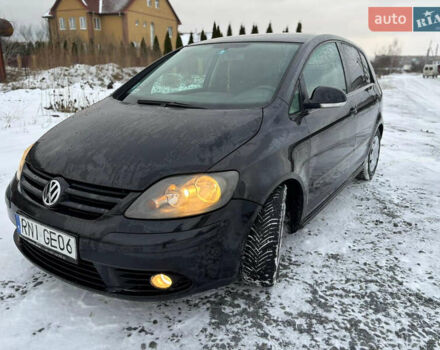 Черный Фольксваген Гольф Плюс, объемом двигателя 2 л и пробегом 300 тыс. км за 2850 $, фото 1 на Automoto.ua