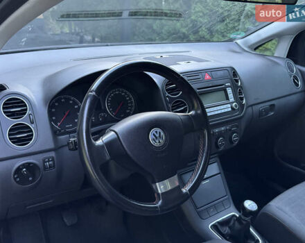 Черный Фольксваген Гольф Плюс, объемом двигателя 1.6 л и пробегом 203 тыс. км за 6300 $, фото 14 на Automoto.ua
