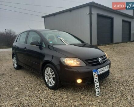 Черный Фольксваген Гольф Плюс, объемом двигателя 1.6 л и пробегом 218 тыс. км за 5250 $, фото 1 на Automoto.ua