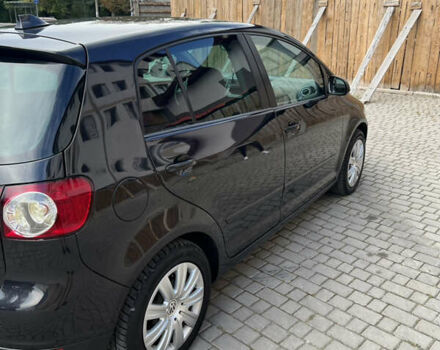 Черный Фольксваген Гольф Плюс, объемом двигателя 1.6 л и пробегом 240 тыс. км за 6800 $, фото 5 на Automoto.ua