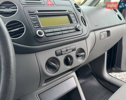 Чорний Фольксваген Golf Plus, об'ємом двигуна 1.6 л та пробігом 204 тис. км за 4850 $, фото 64 на Automoto.ua