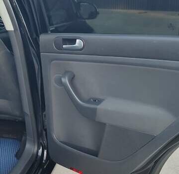 Черный Фольксваген Гольф Плюс, объемом двигателя 2 л и пробегом 250 тыс. км за 6700 $, фото 13 на Automoto.ua