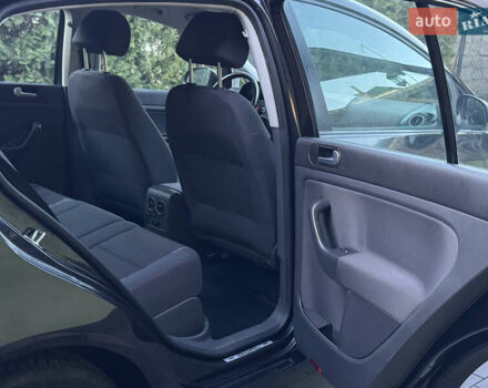 Черный Фольксваген Гольф Плюс, объемом двигателя 1.6 л и пробегом 203 тыс. км за 6300 $, фото 22 на Automoto.ua