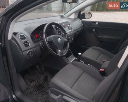 Черный Фольксваген Гольф Плюс, объемом двигателя 1.6 л и пробегом 196 тыс. км за 5650 $, фото 26 на Automoto.ua