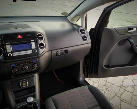 Черный Фольксваген Гольф Плюс, объемом двигателя 1.4 л и пробегом 200 тыс. км за 6800 $, фото 17 на Automoto.ua