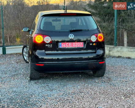 Черный Фольксваген Гольф Плюс, объемом двигателя 1.6 л и пробегом 160 тыс. км за 5999 $, фото 24 на Automoto.ua