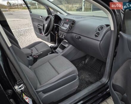 Черный Фольксваген Гольф Плюс, объемом двигателя 2 л и пробегом 243 тыс. км за 6800 $, фото 11 на Automoto.ua