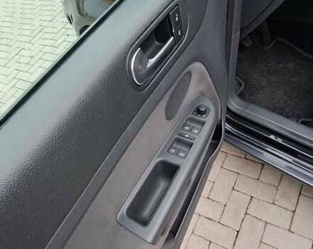 Черный Фольксваген Гольф Плюс, объемом двигателя 1.6 л и пробегом 192 тыс. км за 6850 $, фото 22 на Automoto.ua