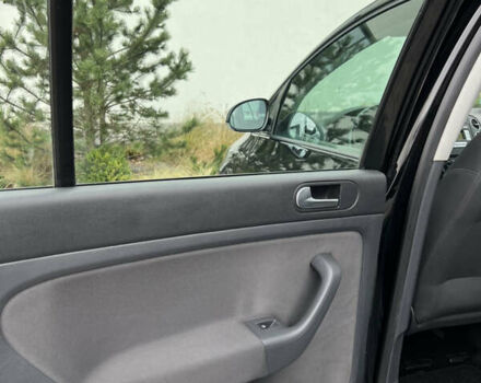 Черный Фольксваген Гольф Плюс, объемом двигателя 1.6 л и пробегом 249 тыс. км за 5850 $, фото 60 на Automoto.ua