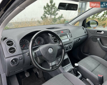 Черный Фольксваген Гольф Плюс, объемом двигателя 1.6 л и пробегом 249 тыс. км за 5850 $, фото 41 на Automoto.ua