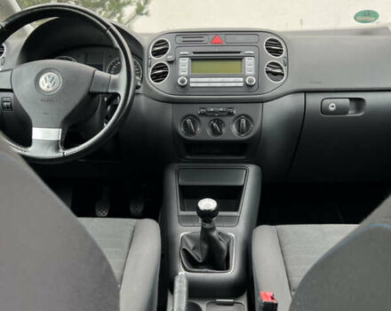 Черный Фольксваген Гольф Плюс, объемом двигателя 1.6 л и пробегом 249 тыс. км за 5850 $, фото 57 на Automoto.ua