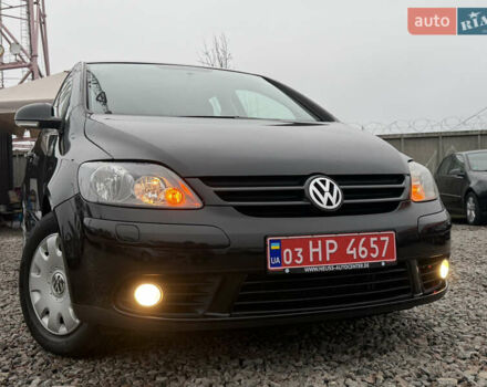 Черный Фольксваген Гольф Плюс, объемом двигателя 1.6 л и пробегом 250 тыс. км за 6350 $, фото 5 на Automoto.ua