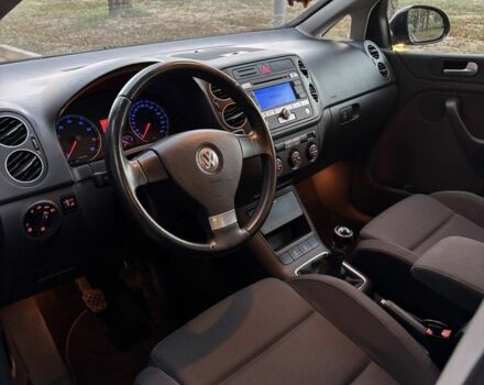 Черный Фольксваген Гольф Плюс, объемом двигателя 1.6 л и пробегом 71 тыс. км за 7499 $, фото 10 на Automoto.ua