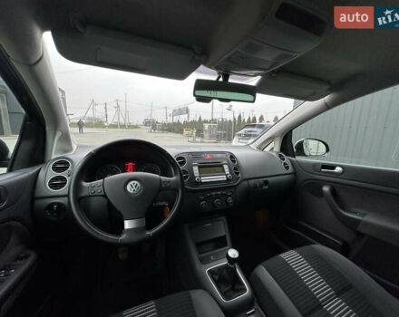 Черный Фольксваген Гольф Плюс, объемом двигателя 1.6 л и пробегом 165 тыс. км за 7350 $, фото 44 на Automoto.ua