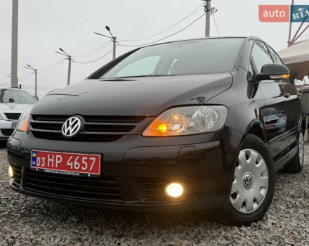 Черный Фольксваген Гольф Плюс, объемом двигателя 1.6 л и пробегом 250 тыс. км за 6350 $, фото 2 на Automoto.ua