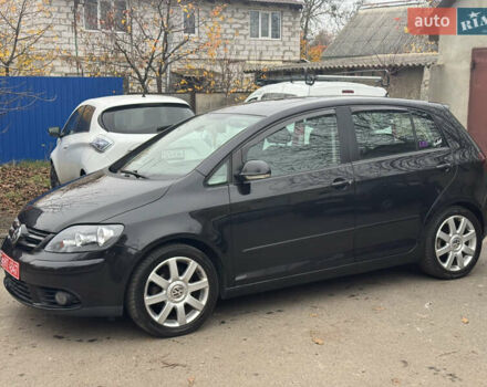 Черный Фольксваген Гольф Плюс, объемом двигателя 1.6 л и пробегом 245 тыс. км за 5500 $, фото 1 на Automoto.ua