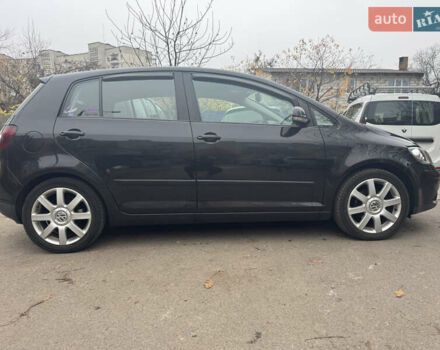 Черный Фольксваген Гольф Плюс, объемом двигателя 1.6 л и пробегом 245 тыс. км за 5500 $, фото 4 на Automoto.ua