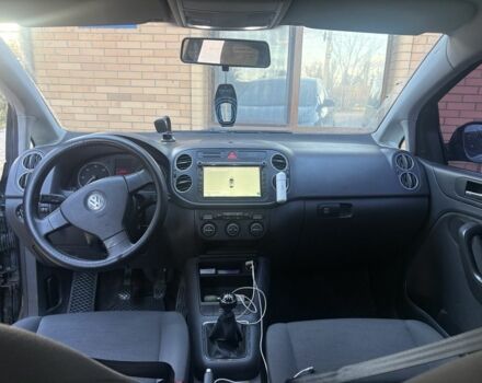 Черный Фольксваген Гольф Плюс, объемом двигателя 2 л и пробегом 207 тыс. км за 7500 $, фото 7 на Automoto.ua