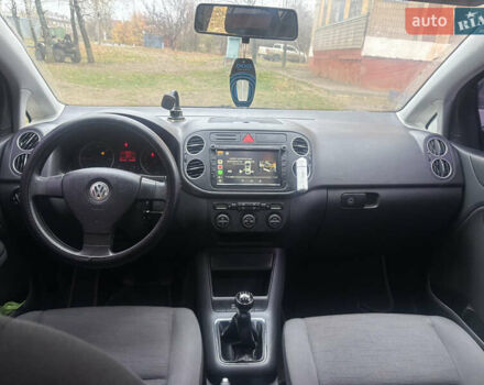 Черный Фольксваген Гольф Плюс, объемом двигателя 2 л и пробегом 207 тыс. км за 7500 $, фото 5 на Automoto.ua