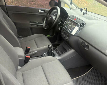 Черный Фольксваген Гольф Плюс, объемом двигателя 2 л и пробегом 207 тыс. км за 7500 $, фото 8 на Automoto.ua