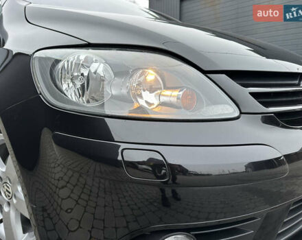 Черный Фольксваген Гольф Плюс, объемом двигателя 1.6 л и пробегом 165 тыс. км за 7350 $, фото 17 на Automoto.ua