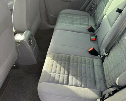 Черный Фольксваген Гольф Плюс, объемом двигателя 1.6 л и пробегом 248 тыс. км за 6900 $, фото 7 на Automoto.ua