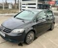 Черный Фольксваген Гольф Плюс, объемом двигателя 1.6 л и пробегом 200 тыс. км за 6000 $, фото 1 на Automoto.ua