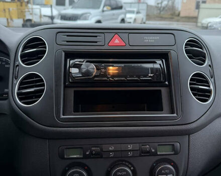 Черный Фольксваген Гольф Плюс, объемом двигателя 1.6 л и пробегом 250 тыс. км за 6350 $, фото 33 на Automoto.ua