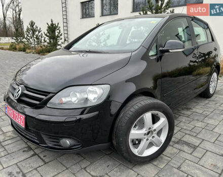 Черный Фольксваген Гольф Плюс, объемом двигателя 1.6 л и пробегом 249 тыс. км за 5850 $, фото 1 на Automoto.ua