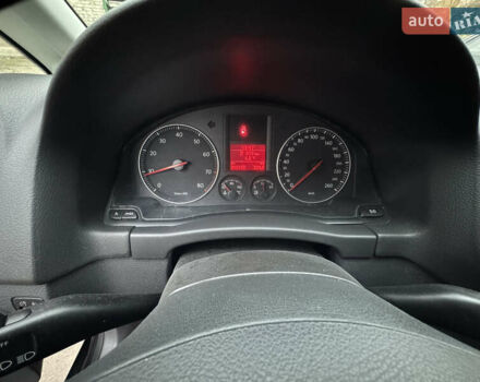 Черный Фольксваген Гольф Плюс, объемом двигателя 1.6 л и пробегом 245 тыс. км за 5500 $, фото 17 на Automoto.ua