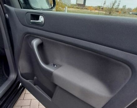 Черный Фольксваген Гольф Плюс, объемом двигателя 1.6 л и пробегом 192 тыс. км за 6850 $, фото 22 на Automoto.ua