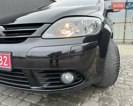 Черный Фольксваген Гольф Плюс, объемом двигателя 1.6 л и пробегом 165 тыс. км за 7350 $, фото 19 на Automoto.ua