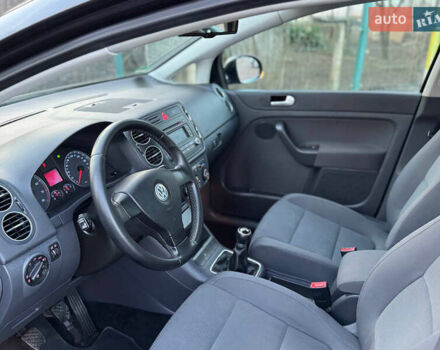 Черный Фольксваген Гольф Плюс, объемом двигателя 1.6 л и пробегом 160 тыс. км за 5999 $, фото 34 на Automoto.ua