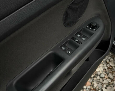 Черный Фольксваген Гольф Плюс, объемом двигателя 1.6 л и пробегом 250 тыс. км за 6350 $, фото 18 на Automoto.ua