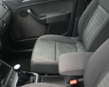 Черный Фольксваген Гольф Плюс, объемом двигателя 1.6 л и пробегом 249 тыс. км за 6800 $, фото 7 на Automoto.ua