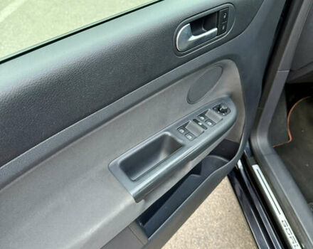 Черный Фольксваген Гольф Плюс, объемом двигателя 1.6 л и пробегом 190 тыс. км за 6900 $, фото 27 на Automoto.ua