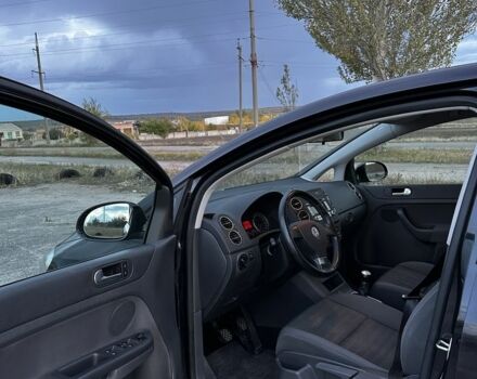 Черный Фольксваген Гольф Плюс, объемом двигателя 1.6 л и пробегом 89 тыс. км за 6700 $, фото 13 на Automoto.ua