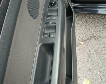 Черный Фольксваген Гольф Плюс, объемом двигателя 1.6 л и пробегом 174 тыс. км за 6399 $, фото 30 на Automoto.ua