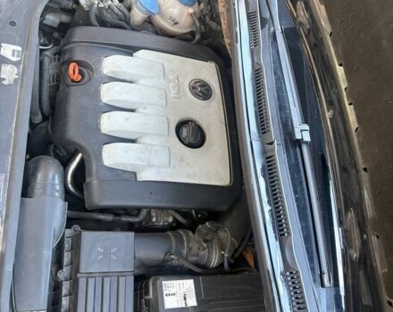 Черный Фольксваген Гольф Плюс, объемом двигателя 2 л и пробегом 207 тыс. км за 7500 $, фото 6 на Automoto.ua