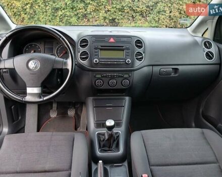 Черный Фольксваген Гольф Плюс, объемом двигателя 1.6 л и пробегом 174 тыс. км за 6399 $, фото 25 на Automoto.ua