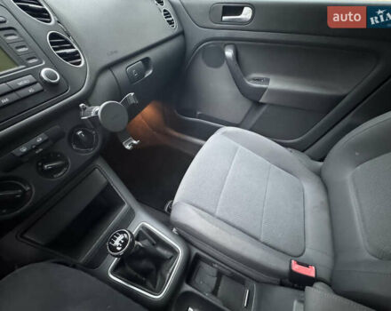 Черный Фольксваген Гольф Плюс, объемом двигателя 1.6 л и пробегом 245 тыс. км за 5500 $, фото 19 на Automoto.ua