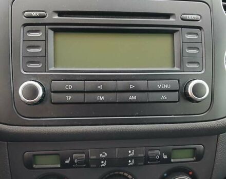 Черный Фольксваген Гольф Плюс, объемом двигателя 1.6 л и пробегом 174 тыс. км за 6399 $, фото 28 на Automoto.ua