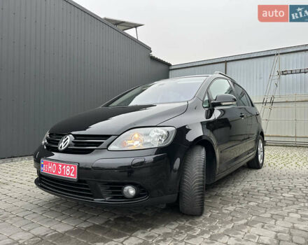 Черный Фольксваген Гольф Плюс, объемом двигателя 1.6 л и пробегом 165 тыс. км за 7350 $, фото 3 на Automoto.ua