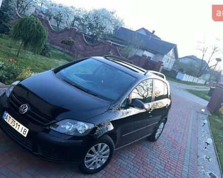 Черный Фольксваген Гольф Плюс, объемом двигателя 1.6 л и пробегом 217 тыс. км за 6800 $, фото 2 на Automoto.ua